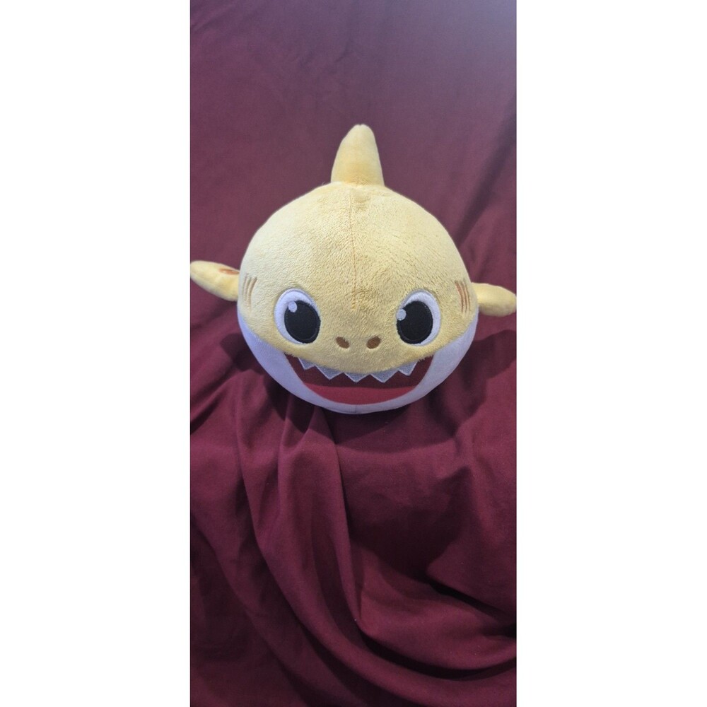 Baby Shark Pinkfong Dancing Doll Singing Yellow Plush WowWee Nickelodeon Works